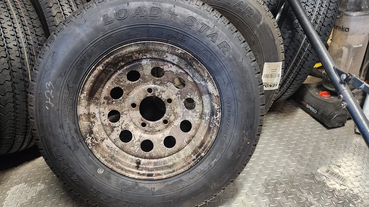 14" camo 5-lug radial tire - Accessories For Sale