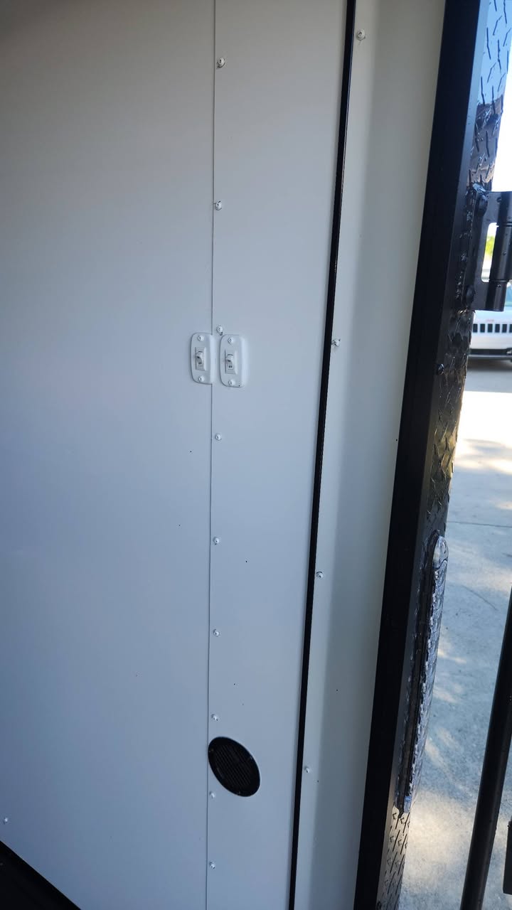 7x14 Tandem Axle Cargo/Enclosed Trailer - Thumbnail 5