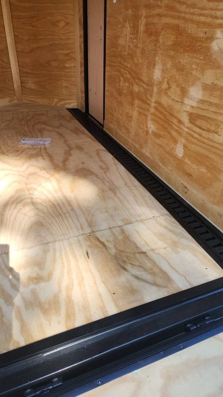 5x10 Cargo/Enclosed Trailer - Thumbnail 8