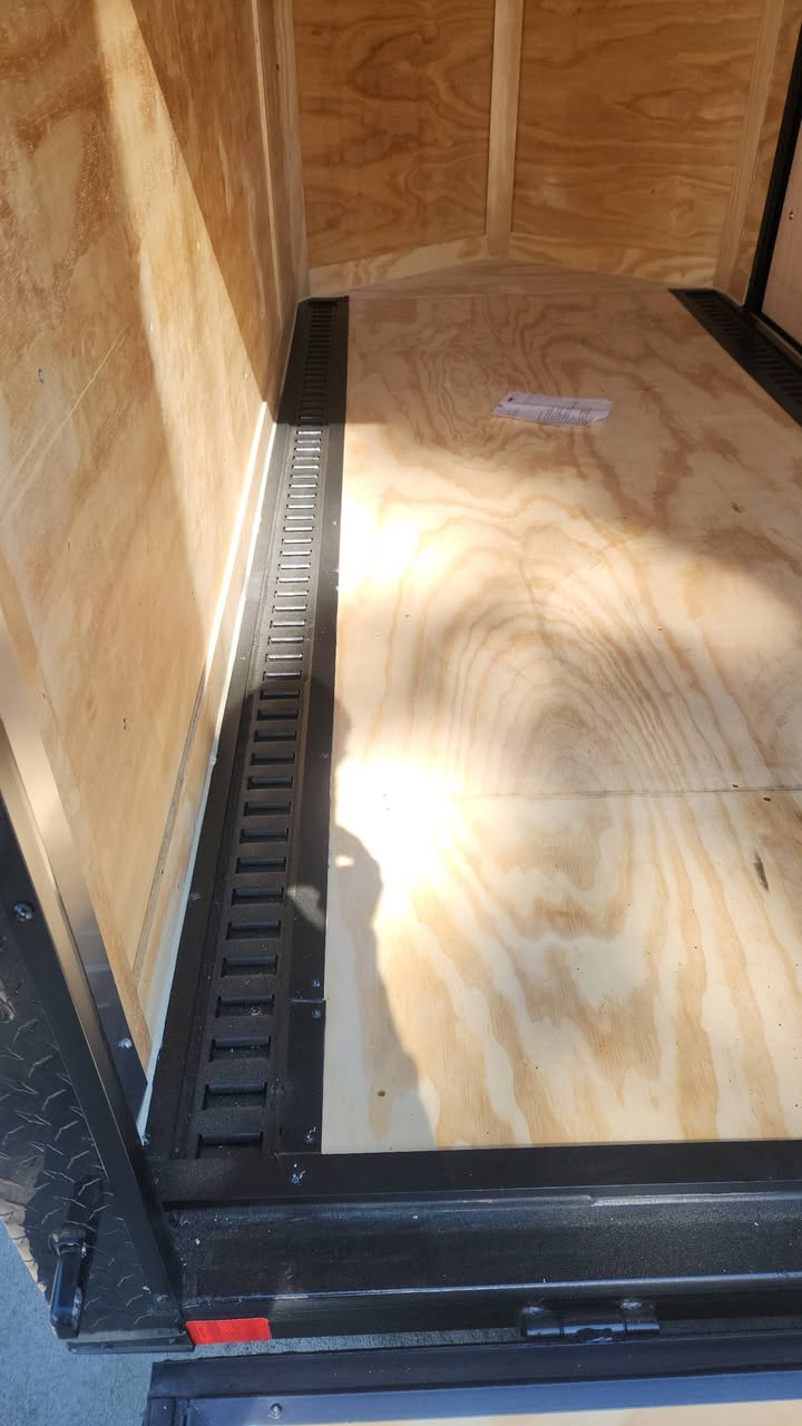 5x10 Cargo/Enclosed Trailer - Thumbnail 9