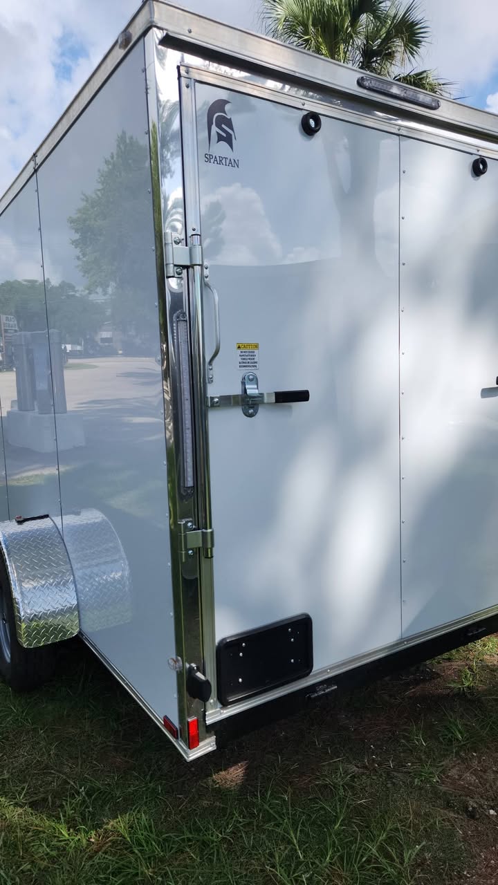 6x12 sa Enclosed/ Cargo Trailer - Thumbnail 6